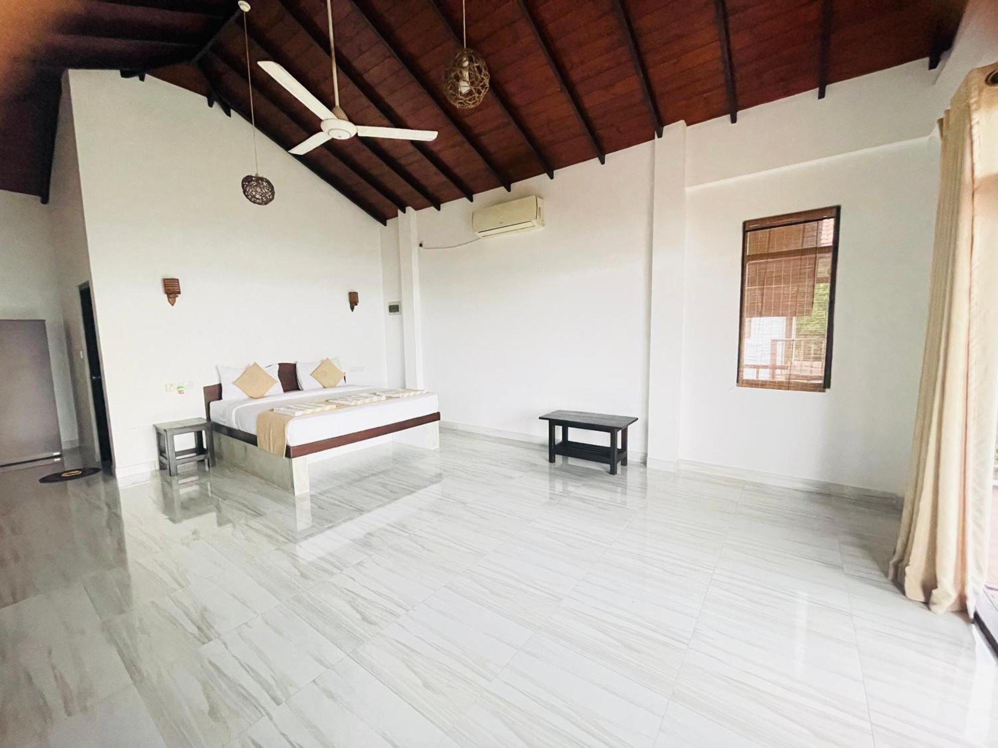 Ashansa Lagoon Resort Tangalle Exterior photo